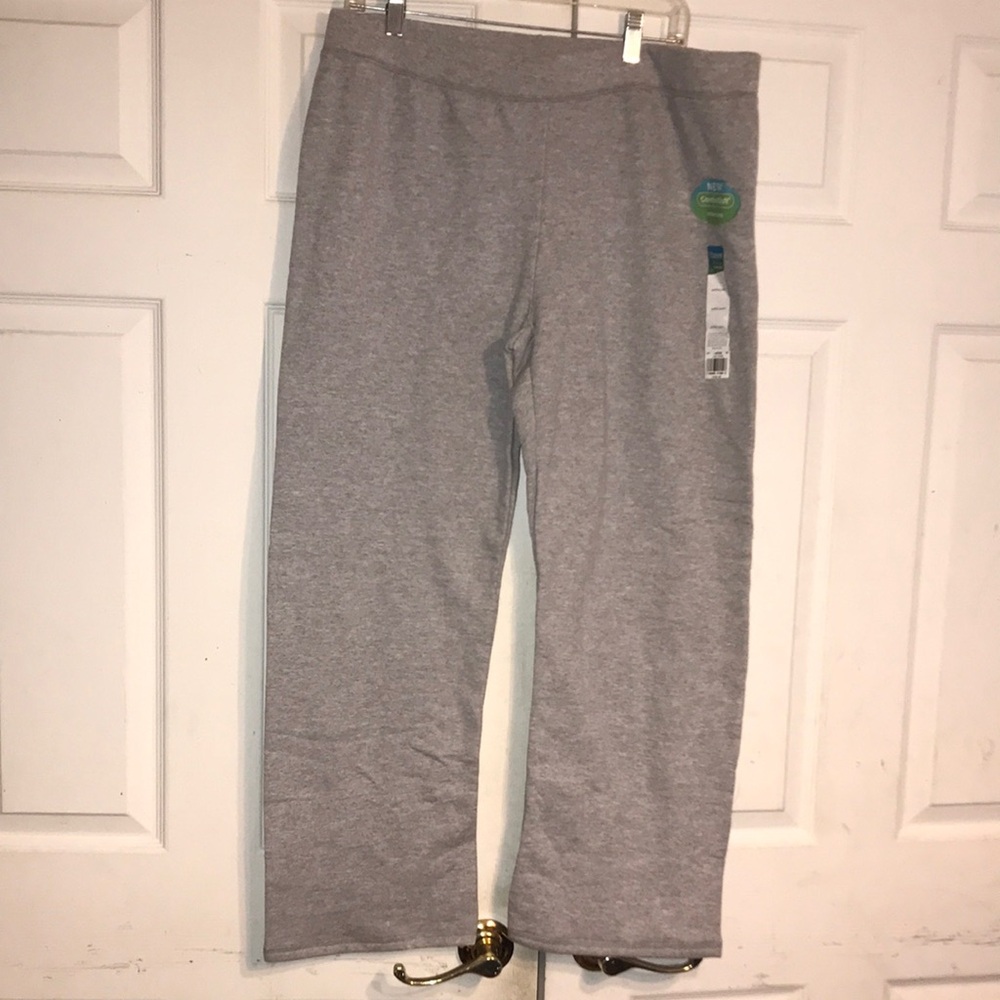 NWT Women’s Petite Hanes Sweatpants